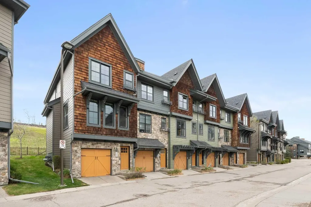 162 Ascot Point SW Calgary AB T3H 0X1