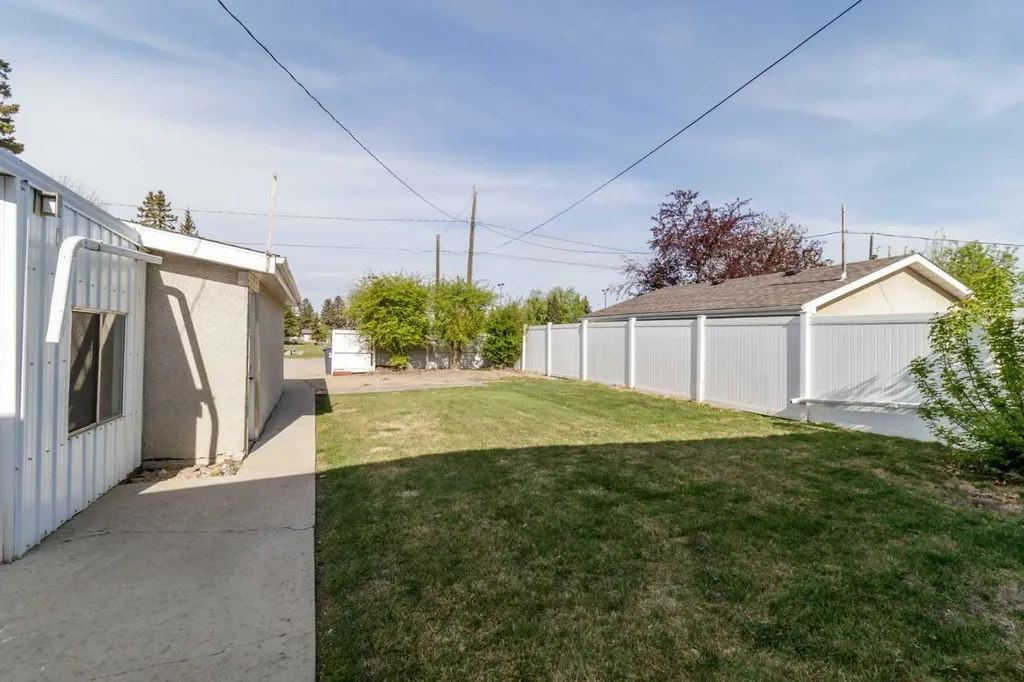 3210 43 Avenue Red Deer AB T4N 3A9