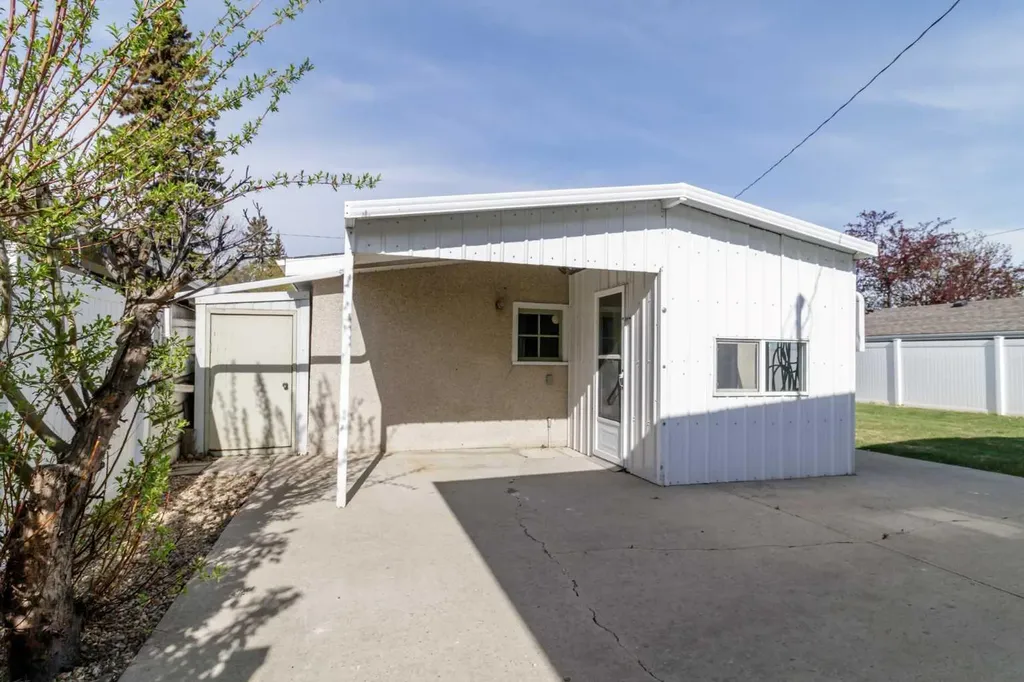 3210 43 Avenue Red Deer AB T4N 3A9