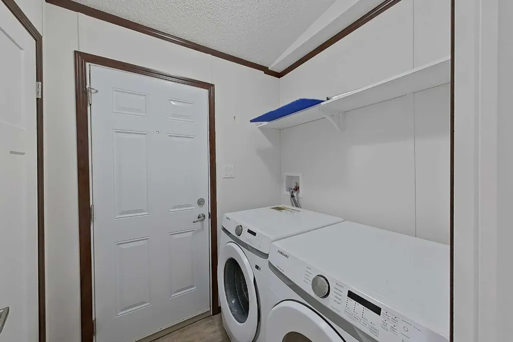 404 6 Avenue NW Slave Lake AB T0G 2A1