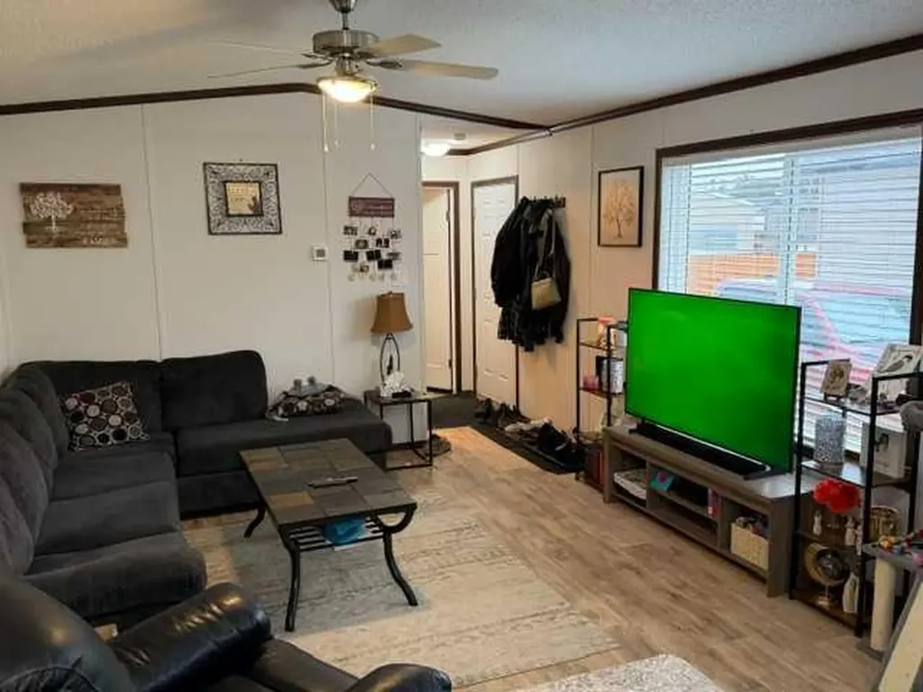 404 6 Avenue NW Slave Lake AB T0G 2A1