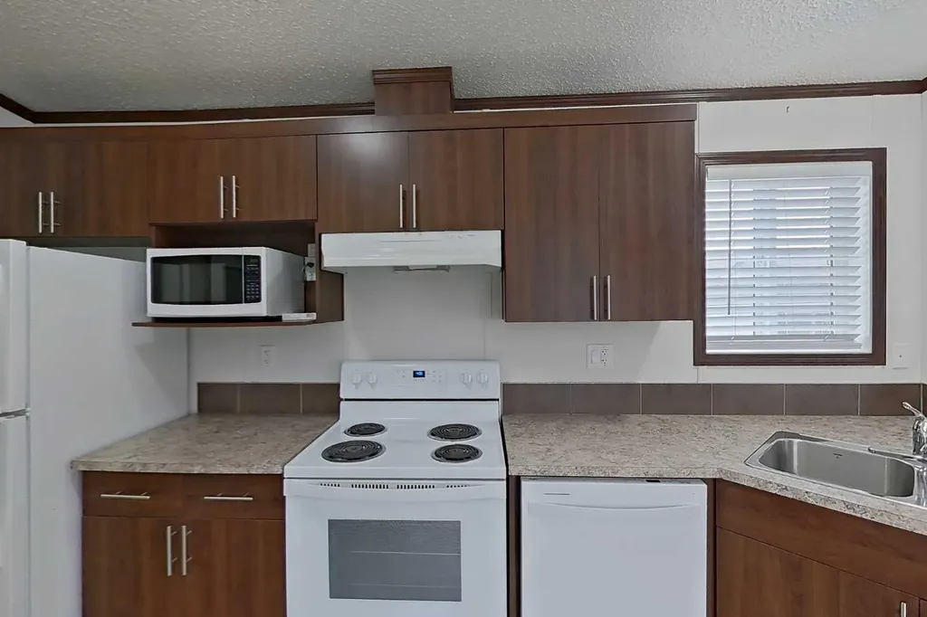 404 6 Avenue NW Slave Lake AB T0G 2A1