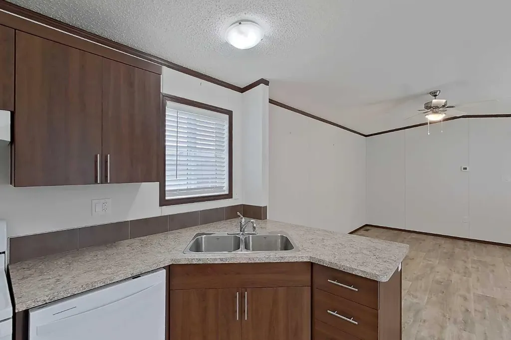 404 6 Avenue NW Slave Lake AB T0G 2A1