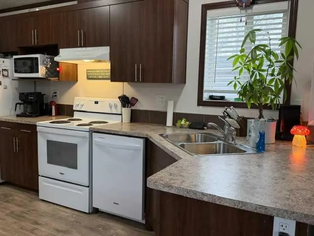 404 6 Avenue NW Slave Lake AB T0G 2A1