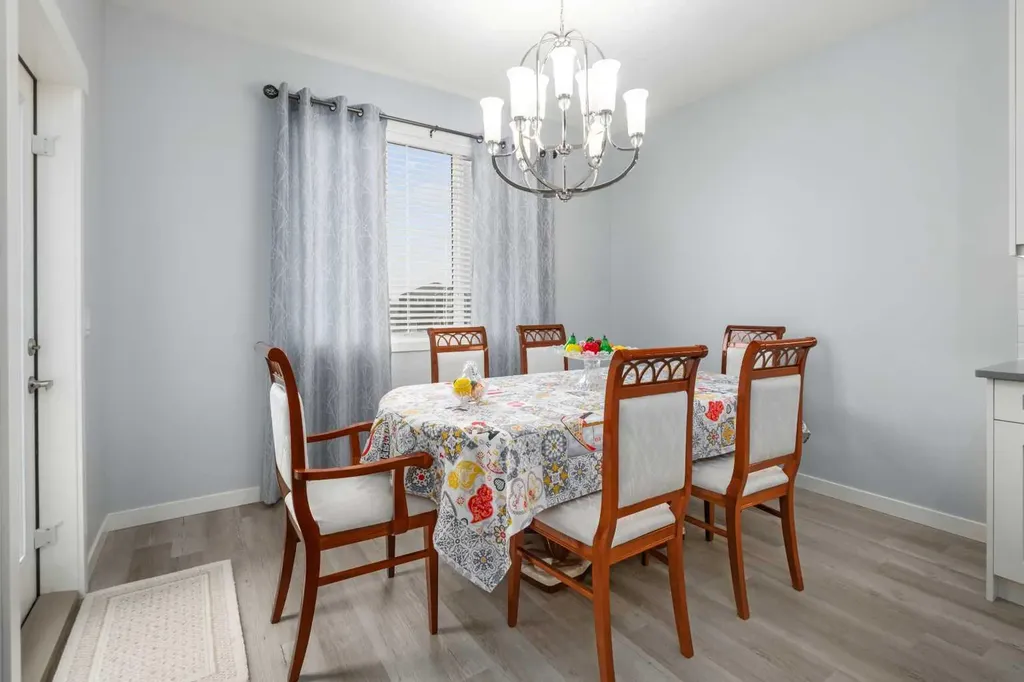 78 Lakes Estates Circle Strathmore AB T1P 1L8