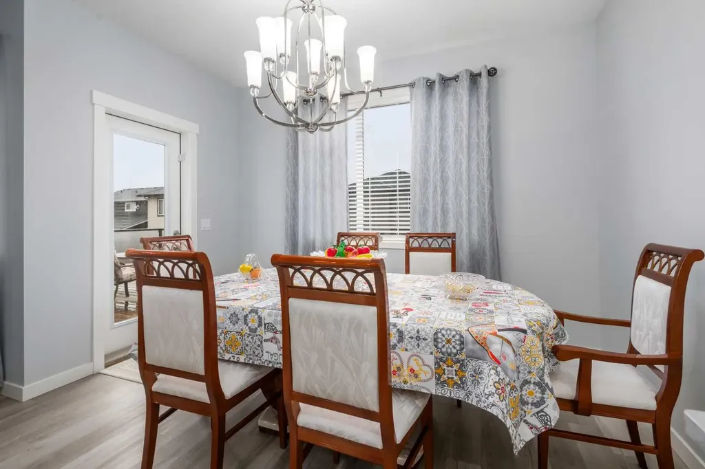 78 Lakes Estates Circle Strathmore AB T1P 1L8