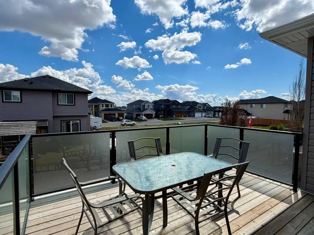 78 Lakes Estates Circle Strathmore AB T1P 1L8