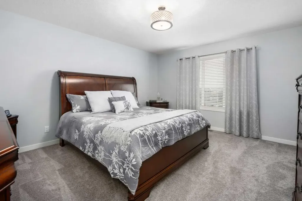 78 Lakes Estates Circle Strathmore AB T1P 1L8