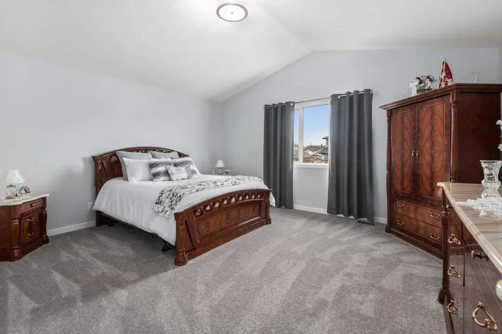 78 Lakes Estates Circle Strathmore AB T1P 1L8