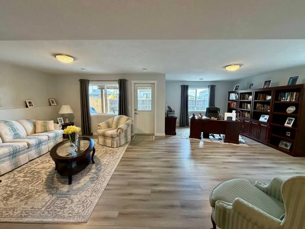 78 Lakes Estates Circle Strathmore AB T1P 1L8