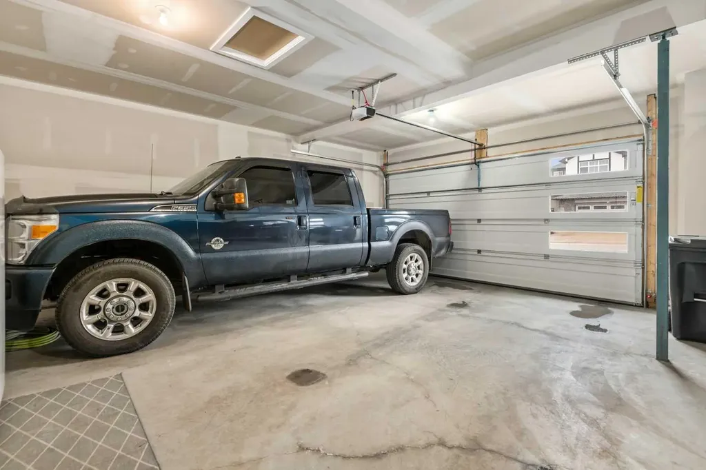 78 Lakes Estates Circle Strathmore AB T1P 1L8