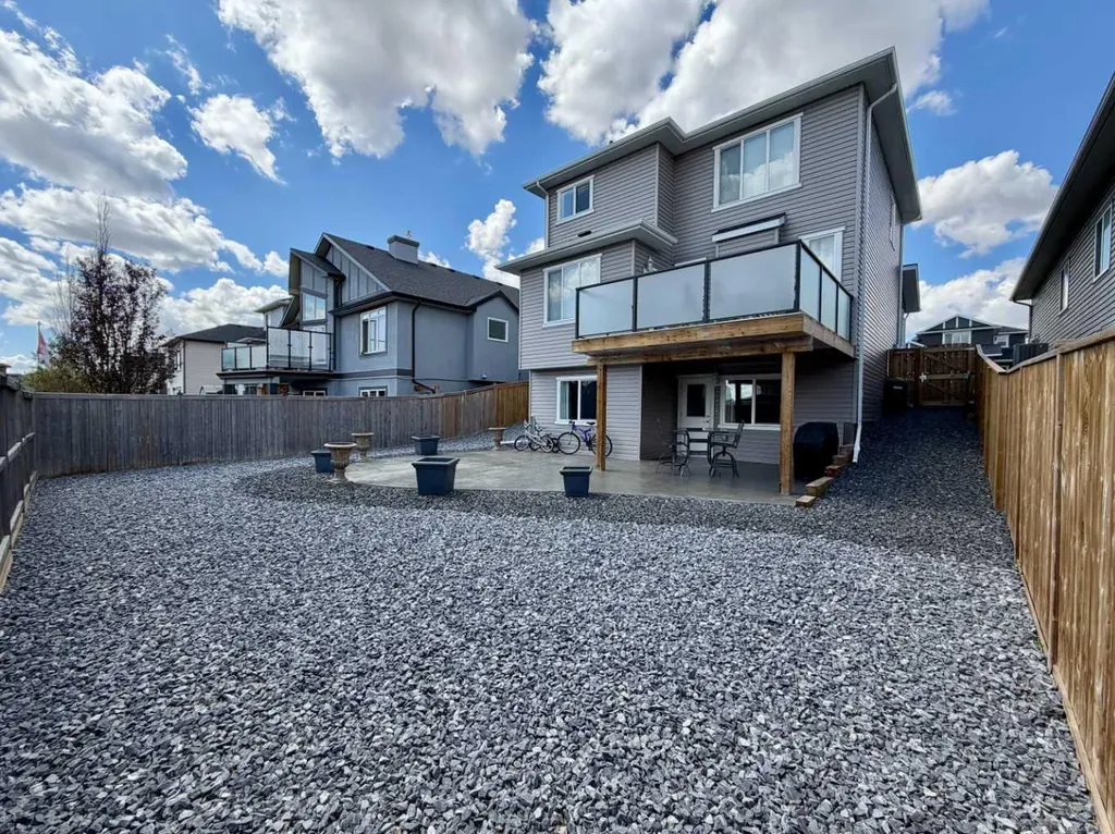 78 Lakes Estates Circle Strathmore AB T1P 1L8