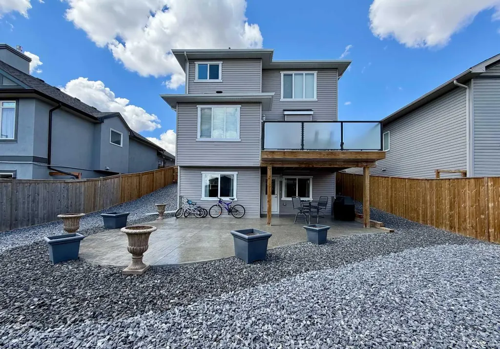 78 Lakes Estates Circle Strathmore AB T1P 1L8