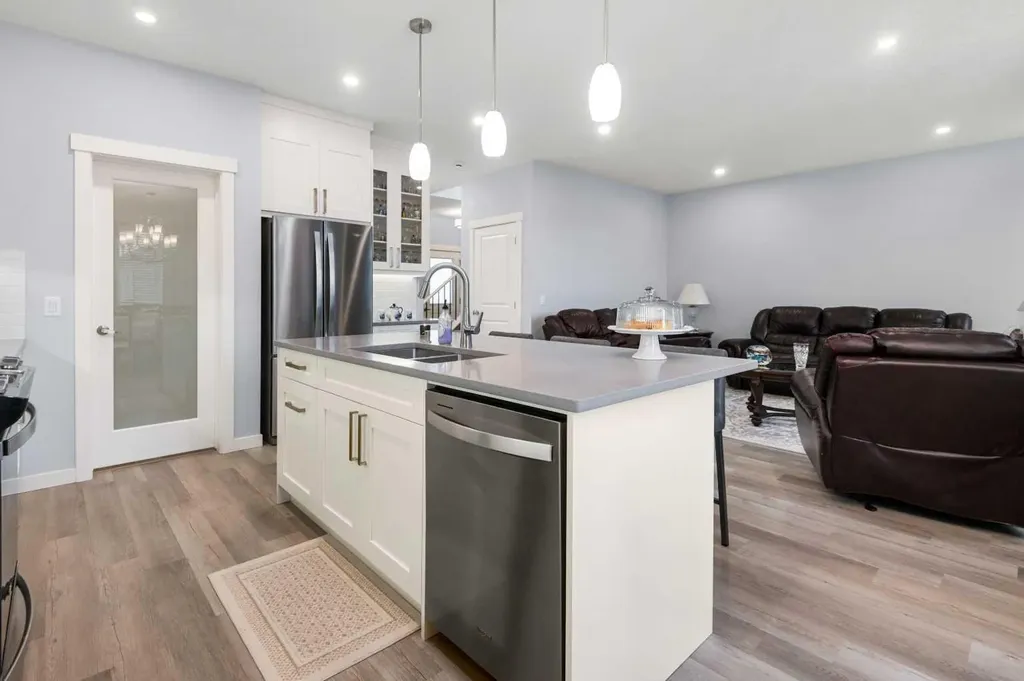 78 Lakes Estates Circle Strathmore AB T1P 1L8