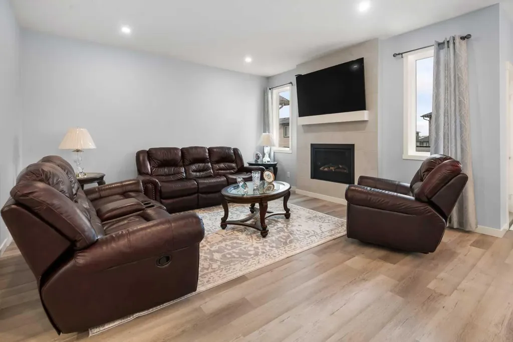 78 Lakes Estates Circle Strathmore AB T1P 1L8