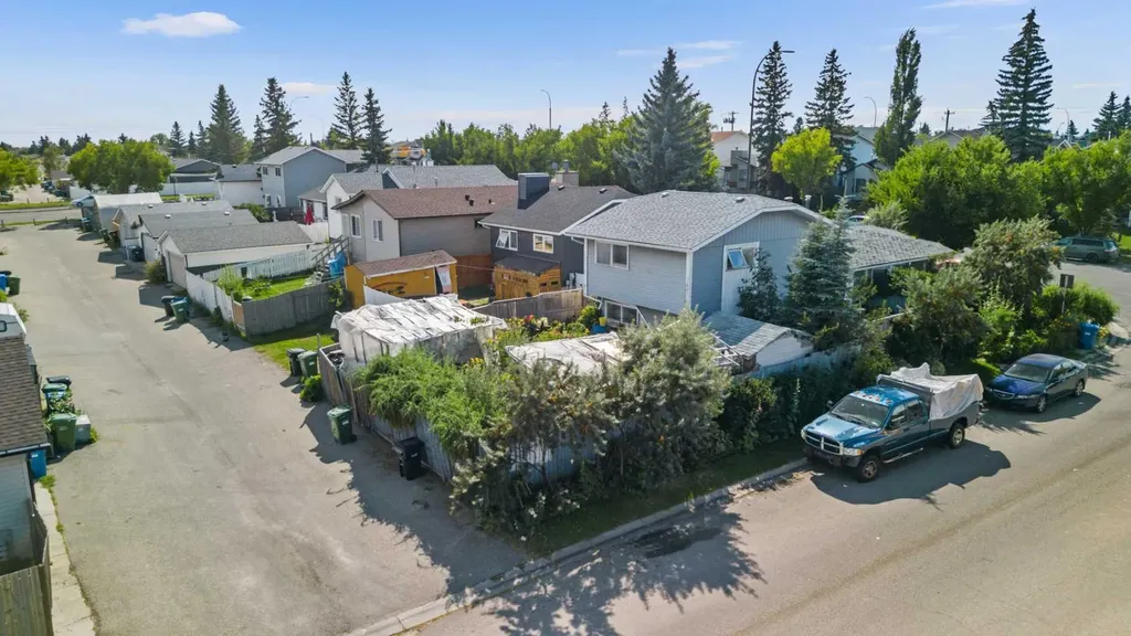 16 Tararidge Drive NE Calgary AB T3J 2P8