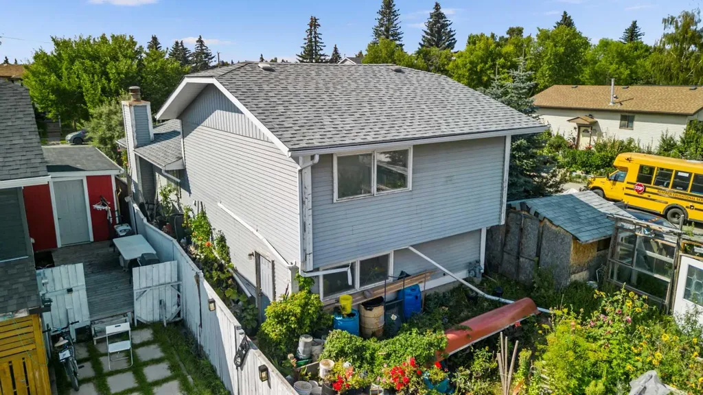 16 Tararidge Drive NE Calgary AB T3J 2P8
