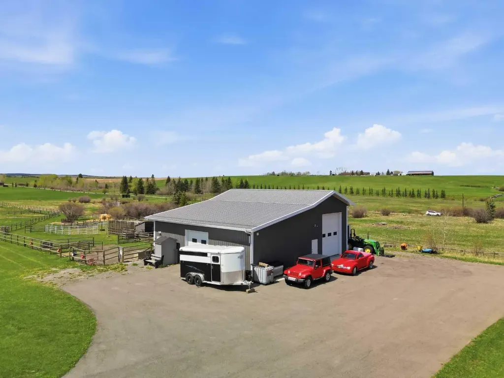 162035 192 Street W Rural Foothills County AB T1S 2T2