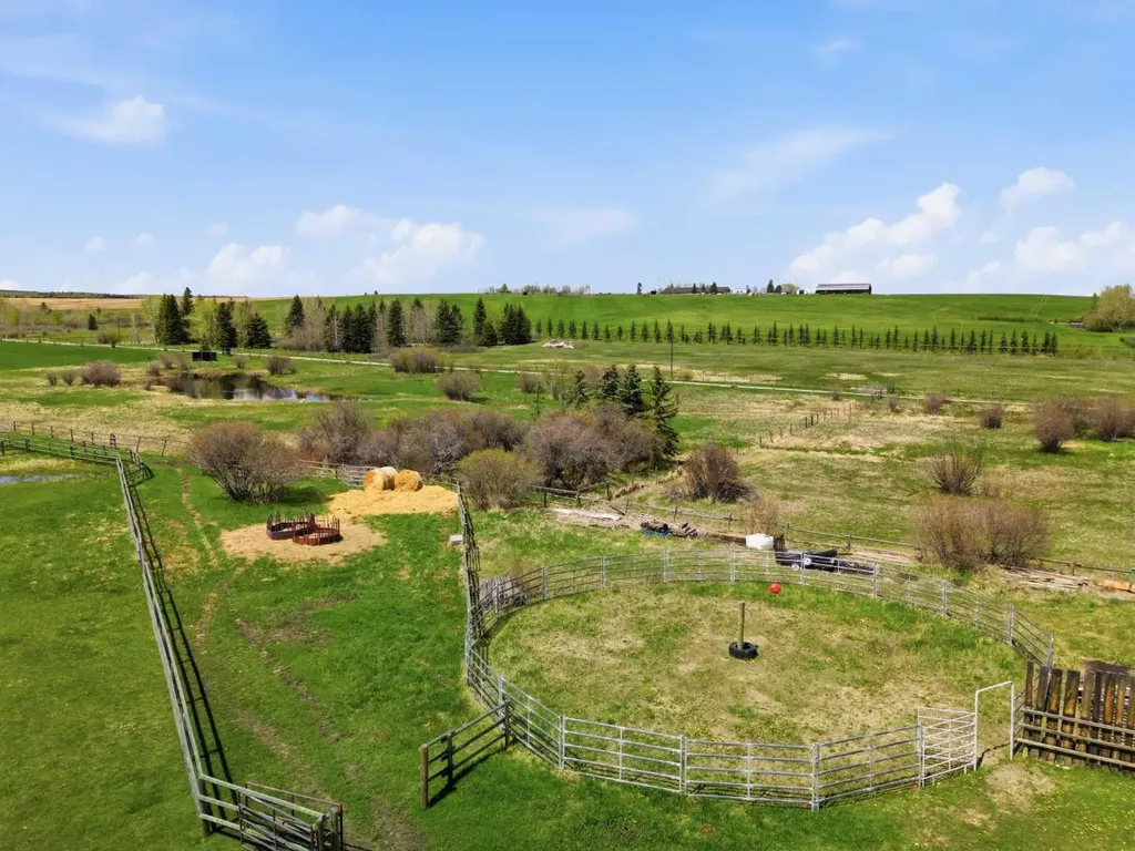 162035 192 Street W Rural Foothills County AB T1S 2T2