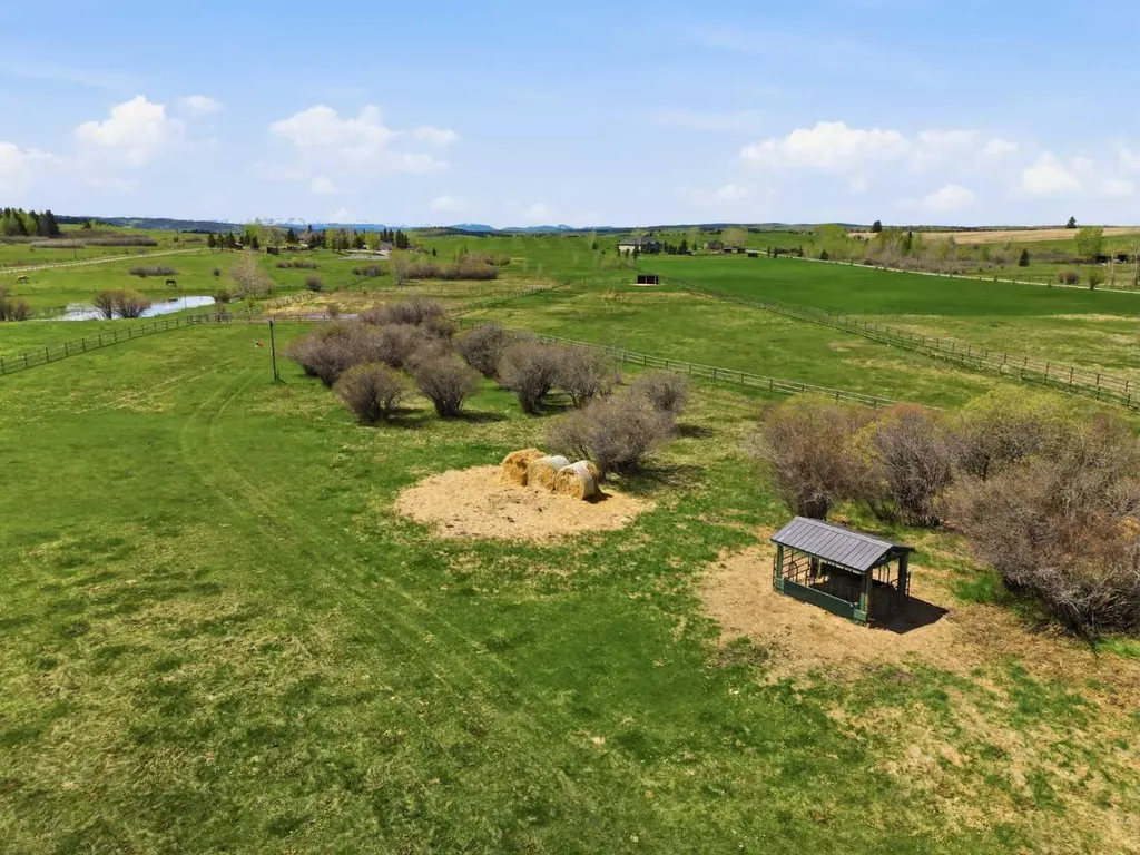 162035 192 Street W Rural Foothills County AB T1S 2T2