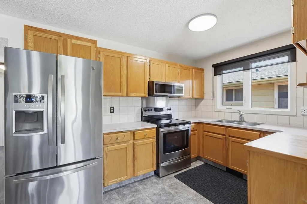 1420 Marlyn Way NE Calgary AB T2A 3K1