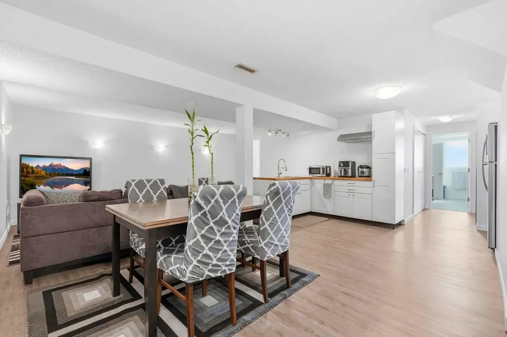 1420 Marlyn Way NE Calgary AB T2A 3K1
