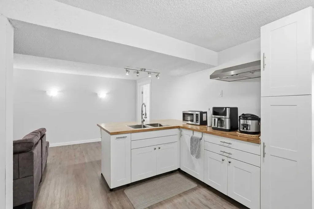 1420 Marlyn Way NE Calgary AB T2A 3K1