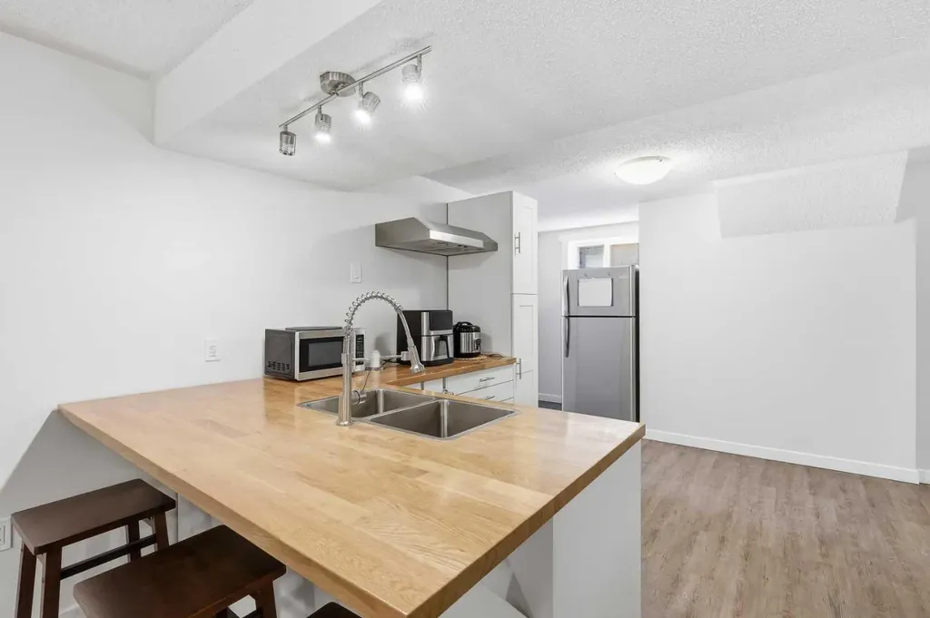 1420 Marlyn Way NE Calgary AB T2A 3K1
