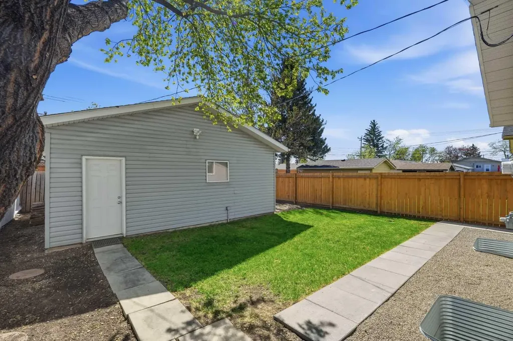 1420 Marlyn Way NE Calgary AB T2A 3K1
