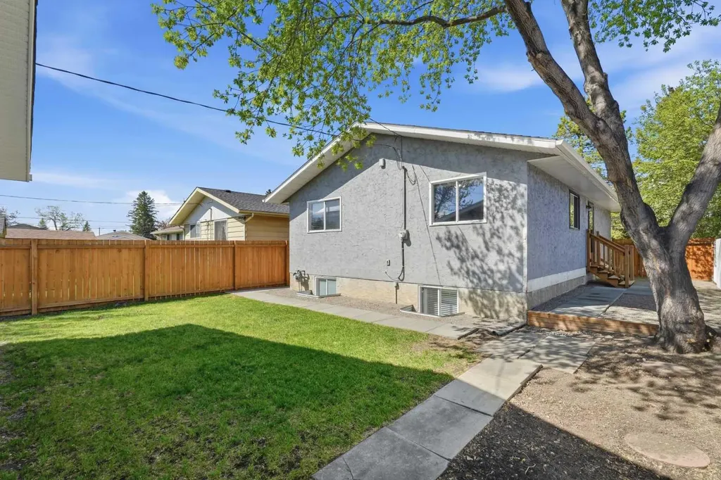 1420 Marlyn Way NE Calgary AB T2A 3K1