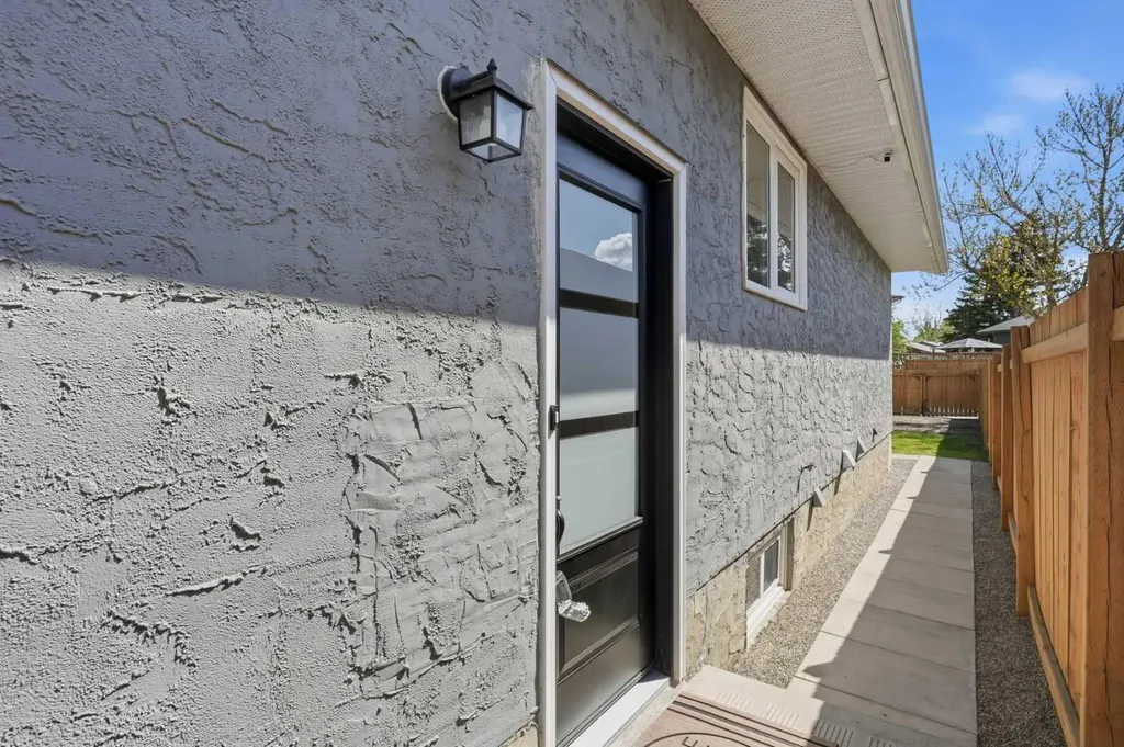 1420 Marlyn Way NE Calgary AB T2A 3K1