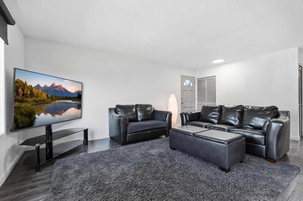 1420 Marlyn Way NE Calgary AB T2A 3K1