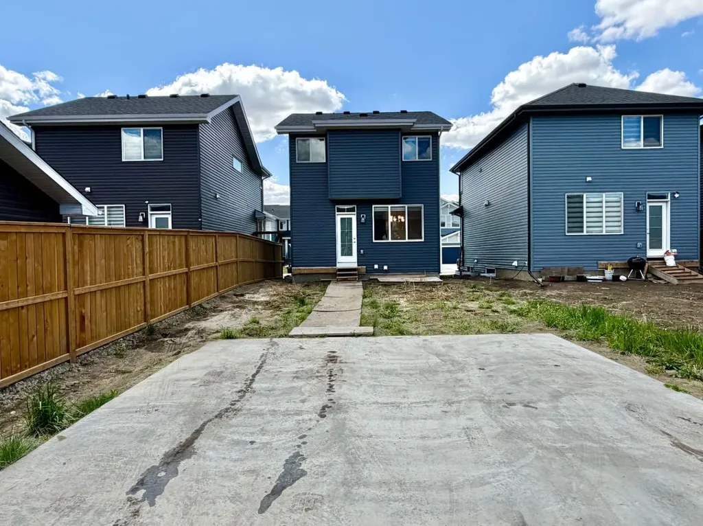 188 Waterford Heath S Chestermere AB T1X 2T9