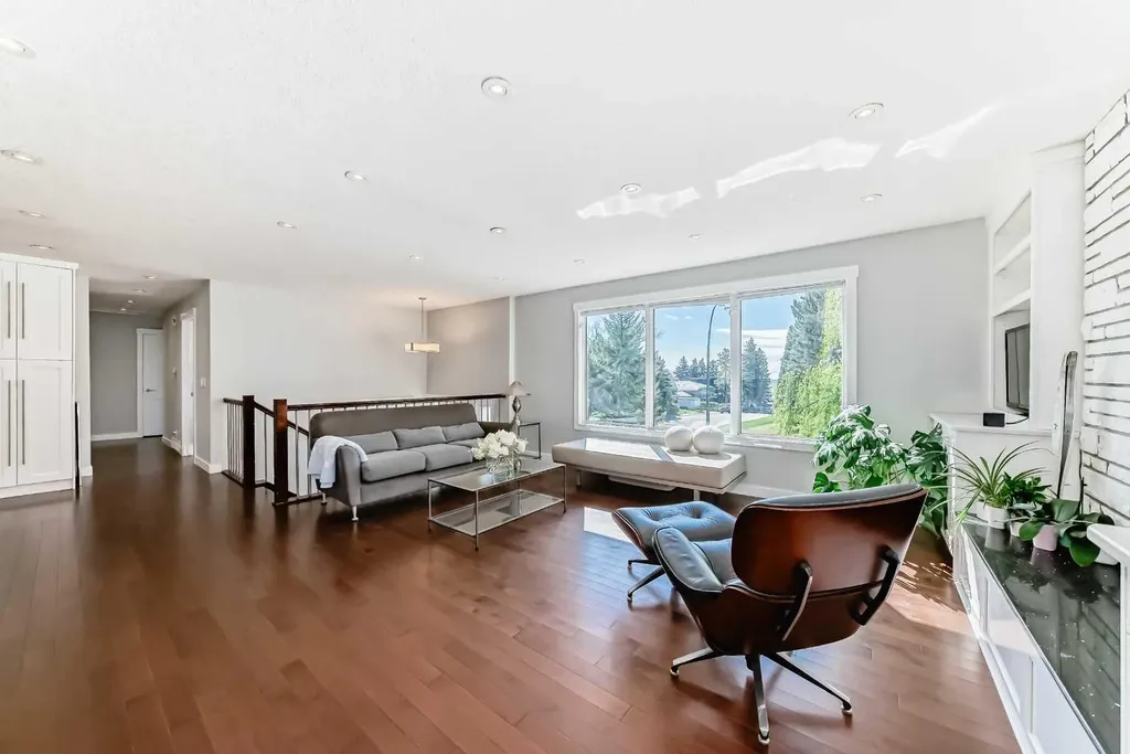 47 Coleridge Crescent NW Calgary AB T2K 1X8