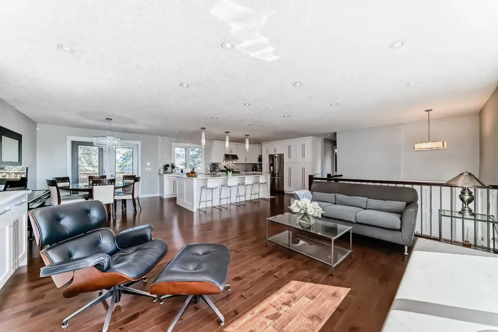 47 Coleridge Crescent NW Calgary AB T2K 1X8