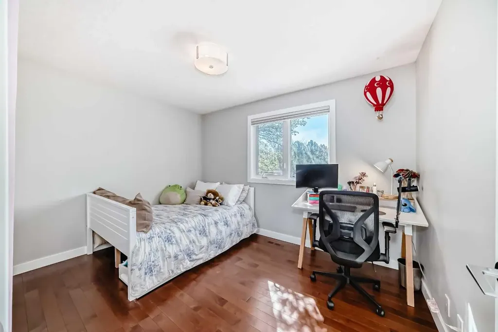 47 Coleridge Crescent NW Calgary AB T2K 1X8