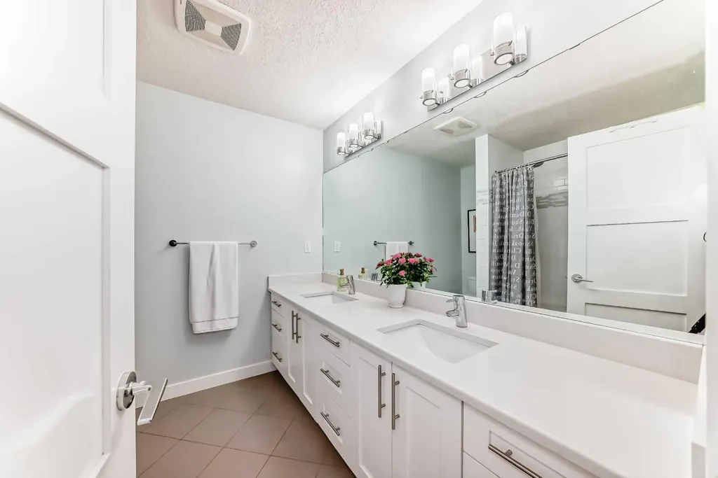 47 Coleridge Crescent NW Calgary AB T2K 1X8