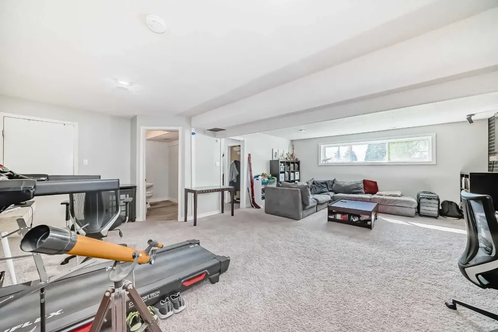 47 Coleridge Crescent NW Calgary AB T2K 1X8