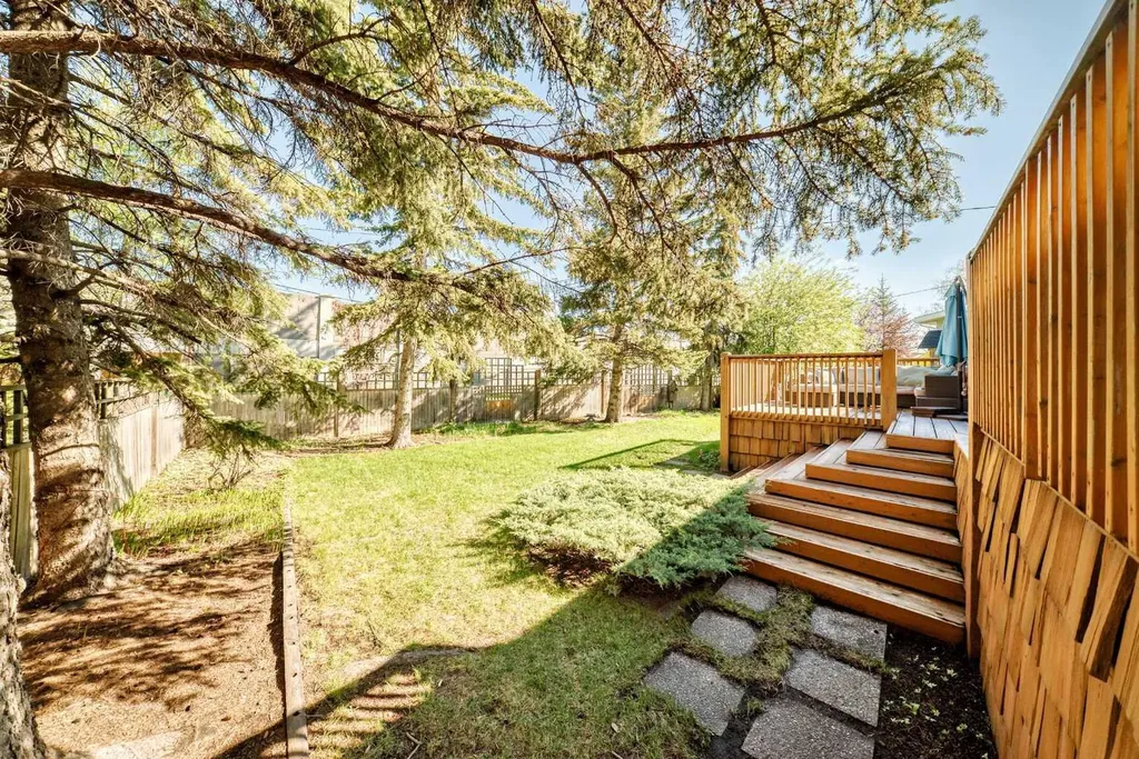 47 Coleridge Crescent NW Calgary AB T2K 1X8