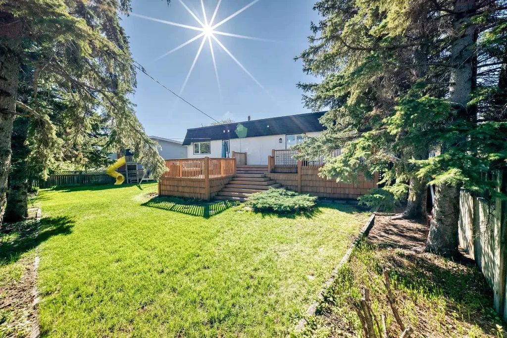 47 Coleridge Crescent NW Calgary AB T2K 1X8