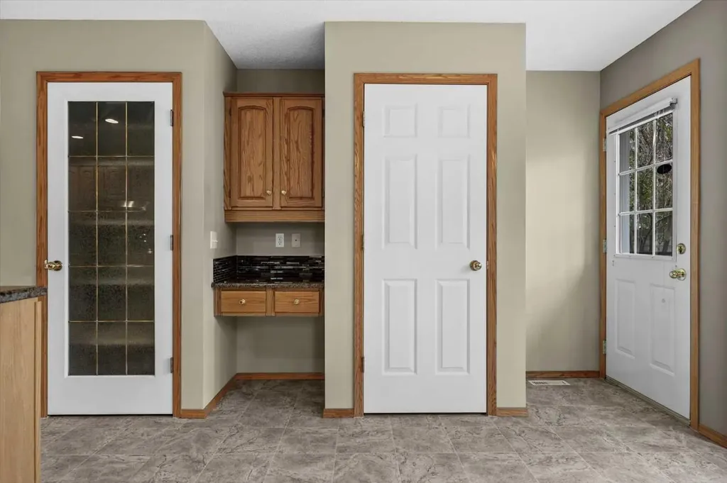 100 Macewan Park Manor NW Calgary AB T3K 4G6