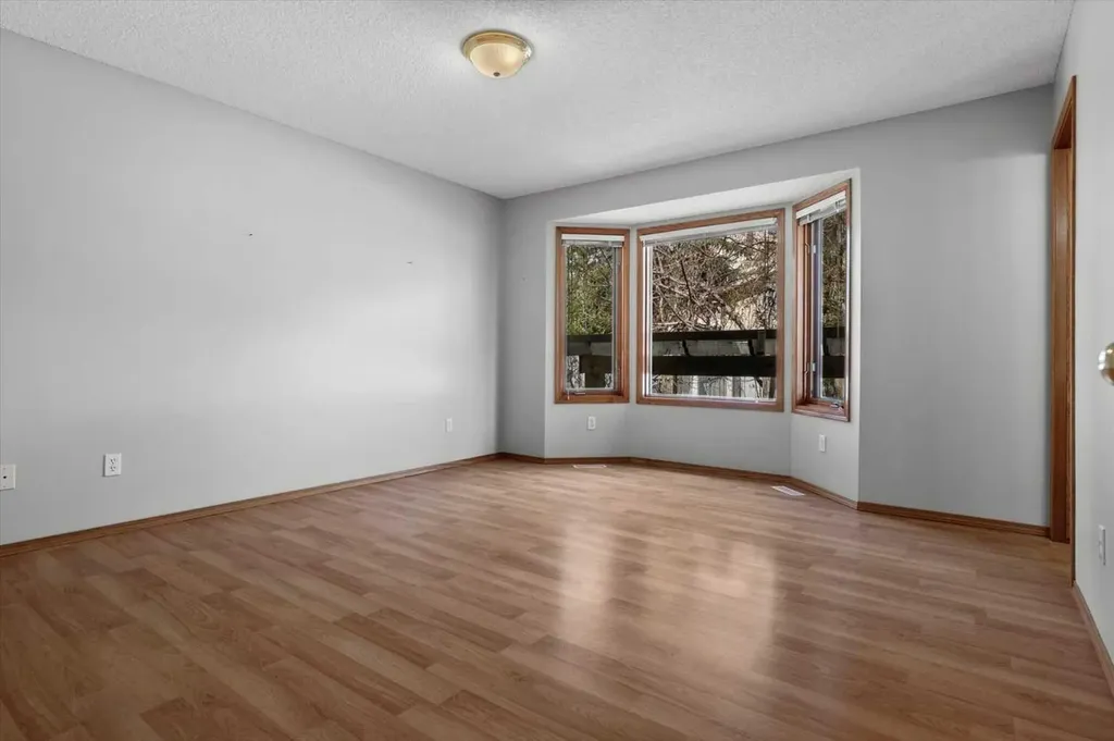 100 Macewan Park Manor NW Calgary AB T3K 4G6