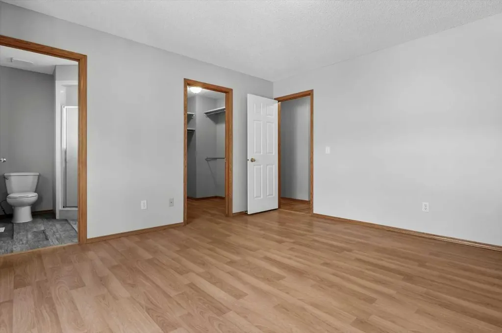 100 Macewan Park Manor NW Calgary AB T3K 4G6