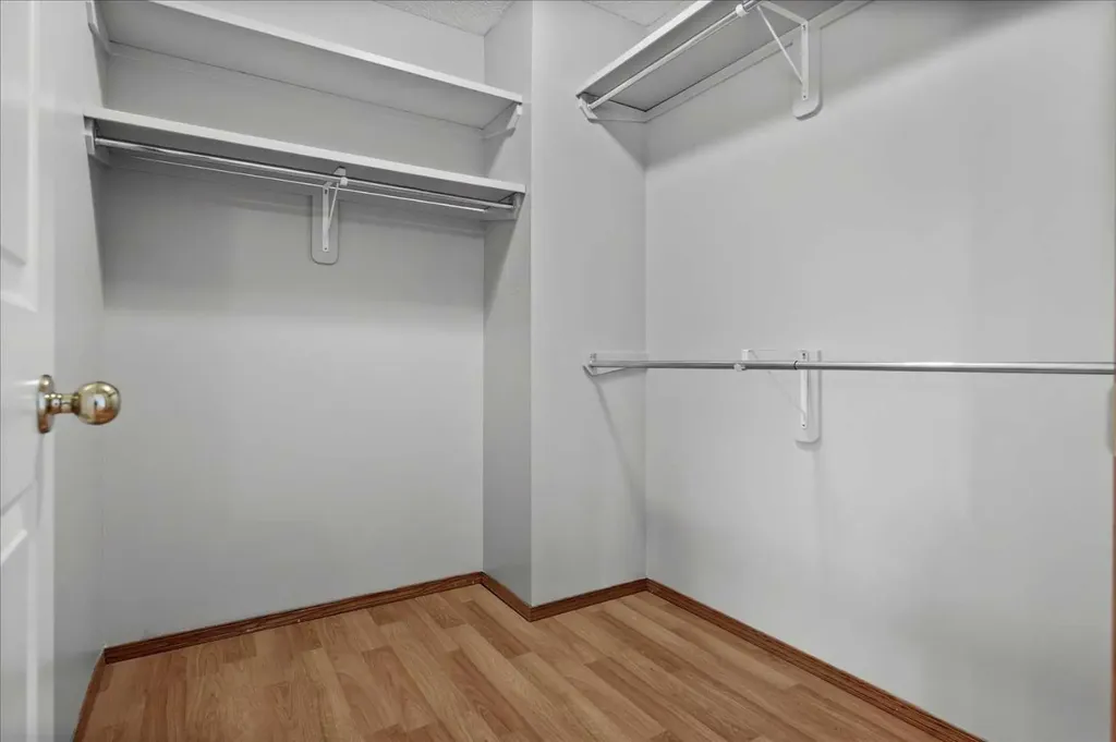 100 Macewan Park Manor NW Calgary AB T3K 4G6