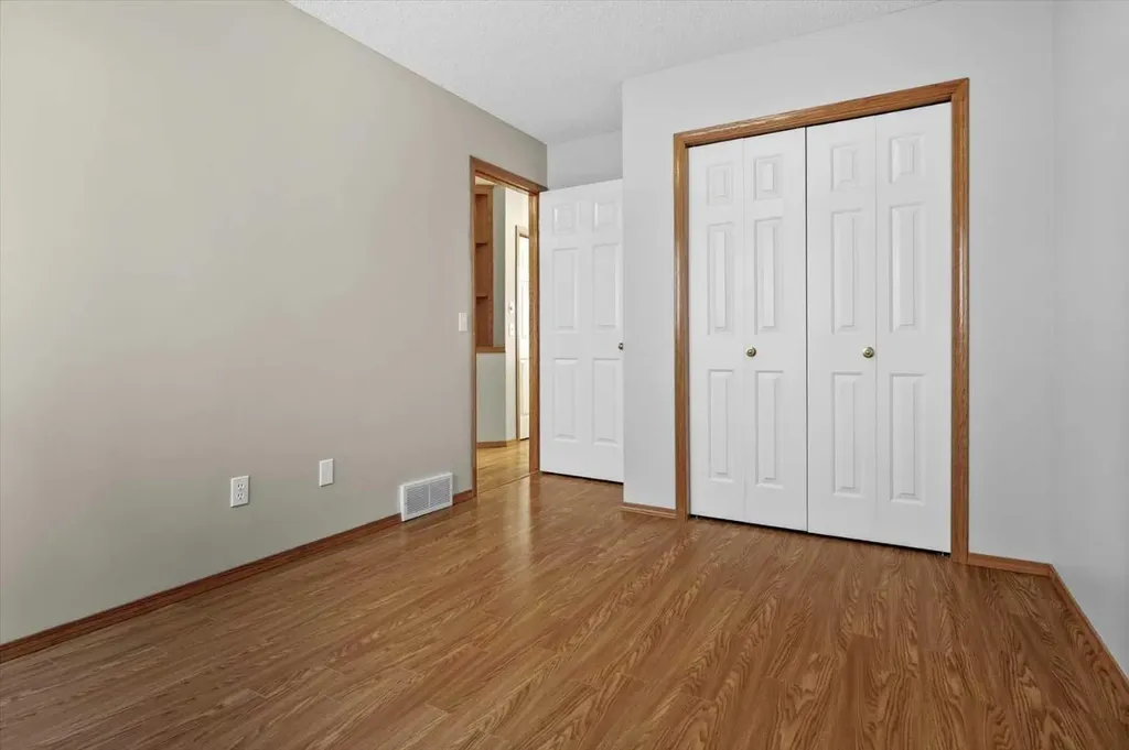 100 Macewan Park Manor NW Calgary AB T3K 4G6