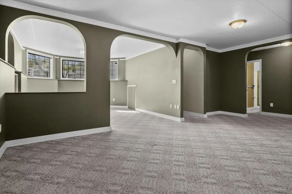 100 Macewan Park Manor NW Calgary AB T3K 4G6