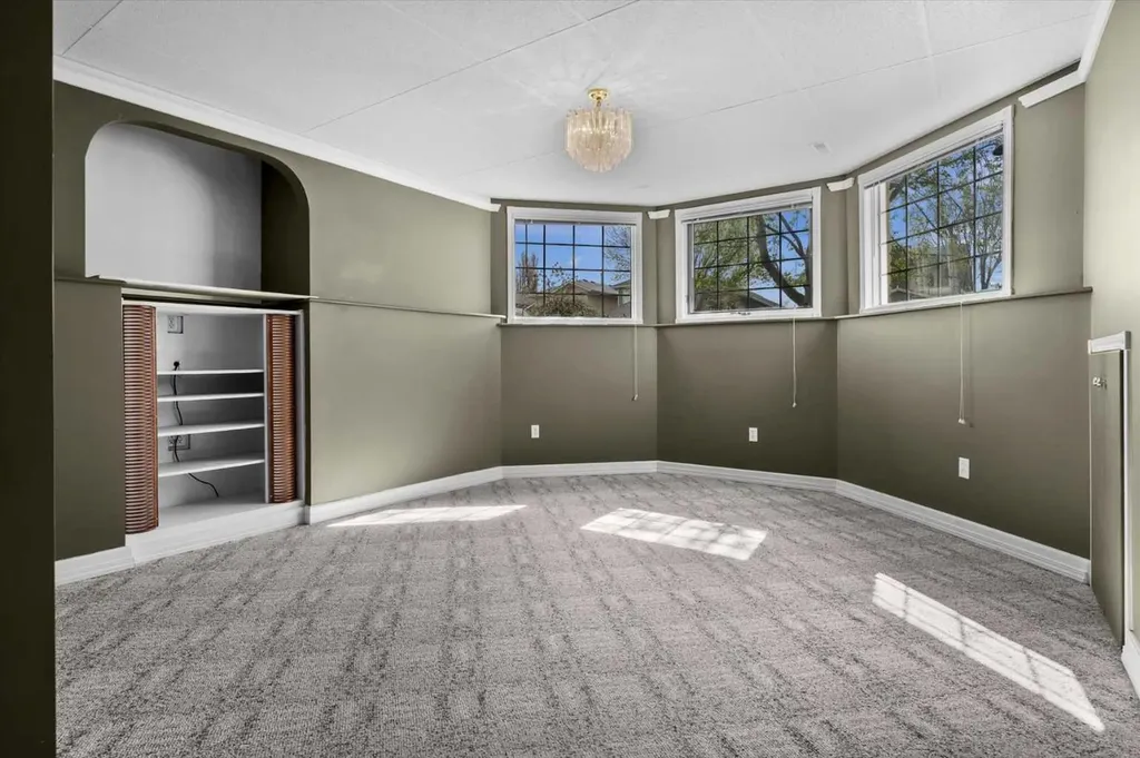 100 Macewan Park Manor NW Calgary AB T3K 4G6