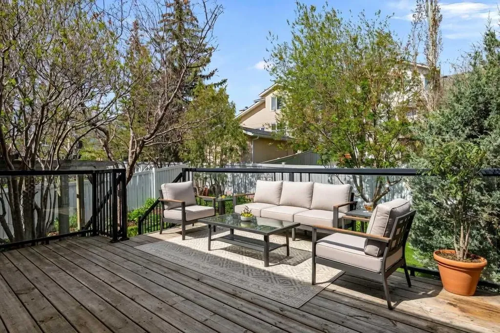 100 Macewan Park Manor NW Calgary AB T3K 4G6