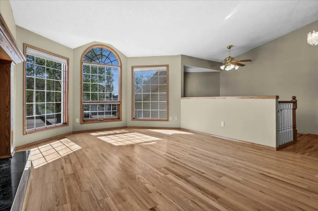 100 Macewan Park Manor NW Calgary AB T3K 4G6