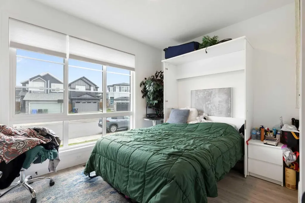 60 Belmont Villas SW Calgary AB T2X4W2